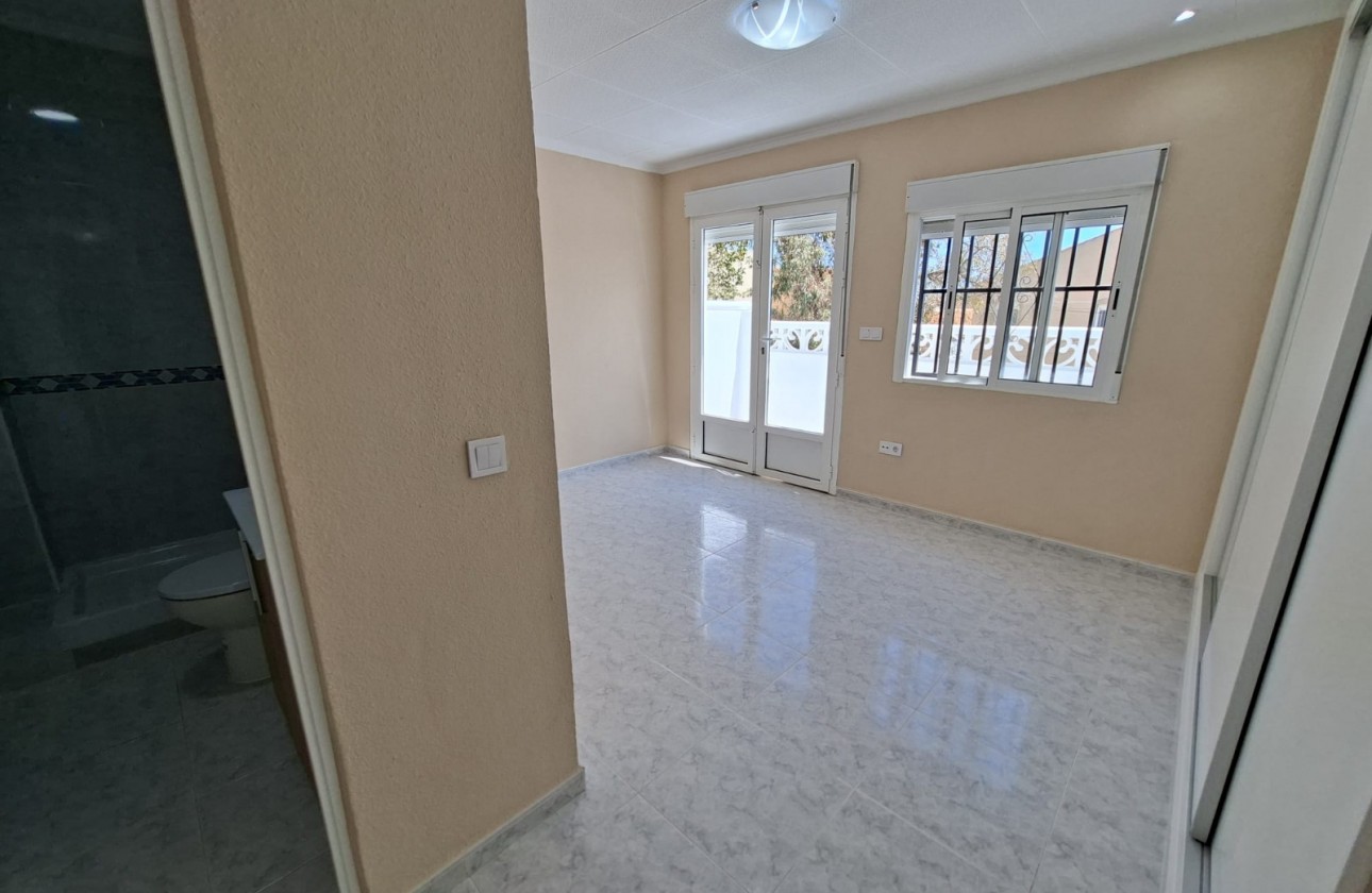 Resale - Town House - La Marina