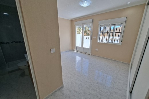 Resale - Town House - La Marina