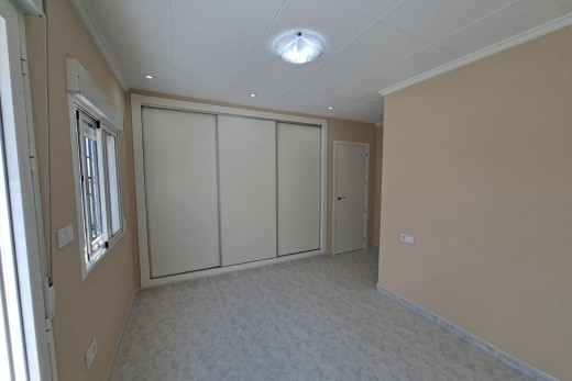 Resale - Town House - La Marina