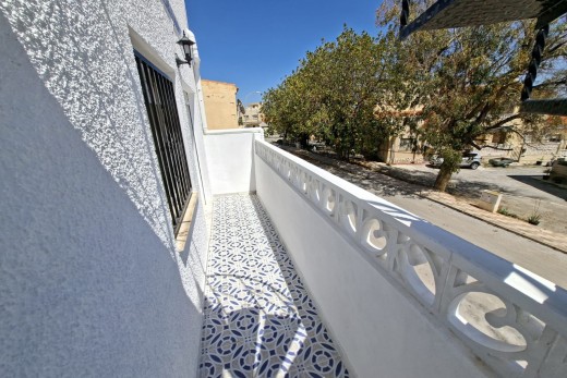 Resale - Town House - La Marina
