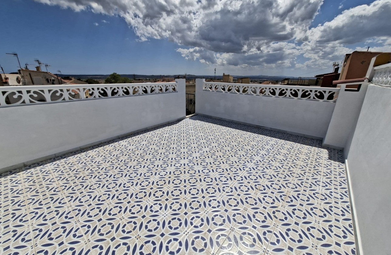 Resale - Town House - La Marina