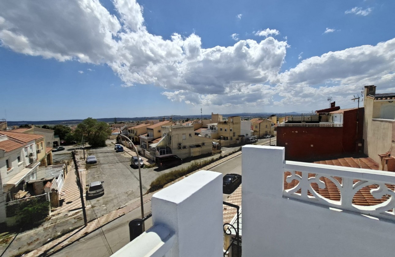 Resale - Town House - La Marina