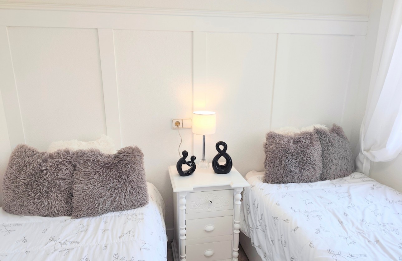 Återförsäljning - Detached Villa - 