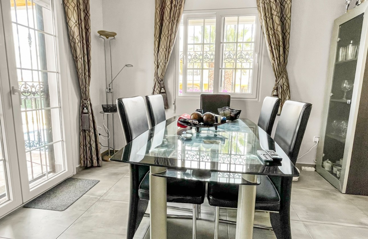Återförsäljning - Detached Villa - Orihuela Costa - Los Dolses