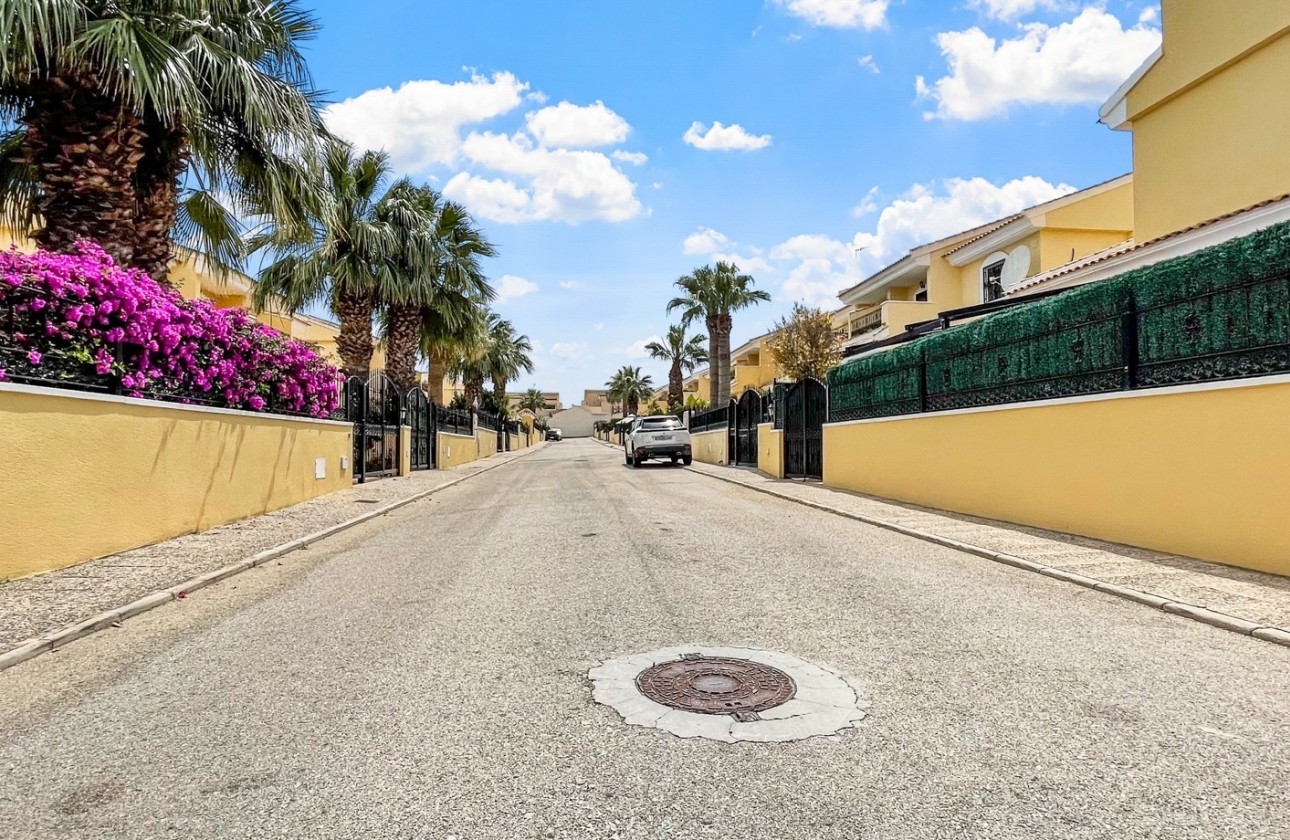 Återförsäljning - Detached Villa - Orihuela Costa - Los Dolses