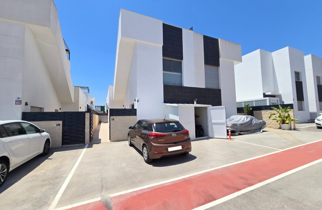 Reventa - Villa * - Ciudad Quesada * - Doña Pepa *