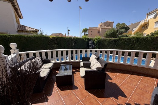 Resale - Villa - Villamartin