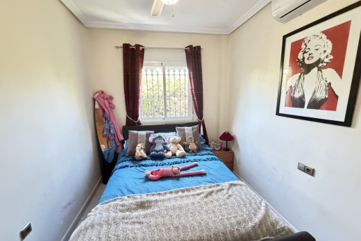 Resale - Villa - Villamartin