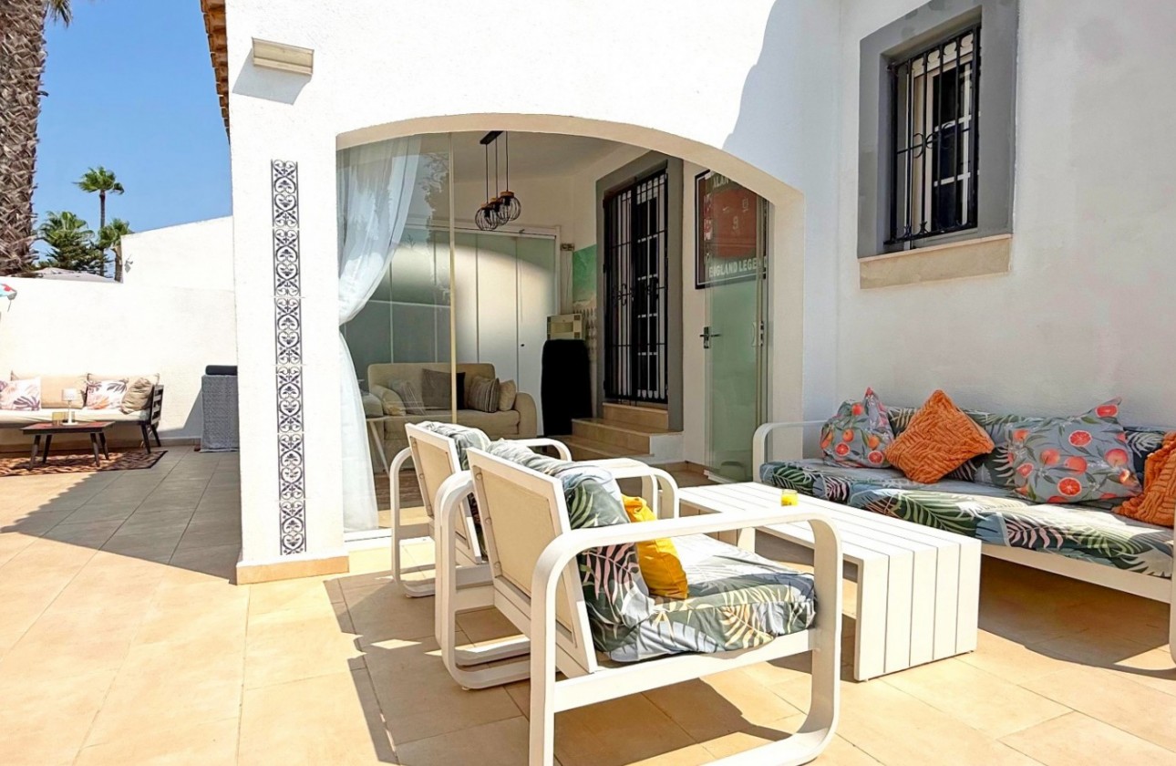 Återförsäljning - Detached Villa - Orihuela Costa - Villamartín