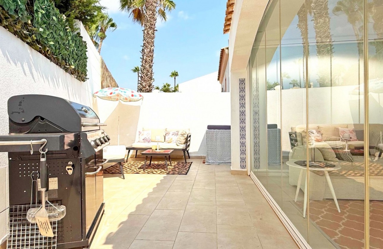 Återförsäljning - Detached Villa - Orihuela Costa - Villamartín