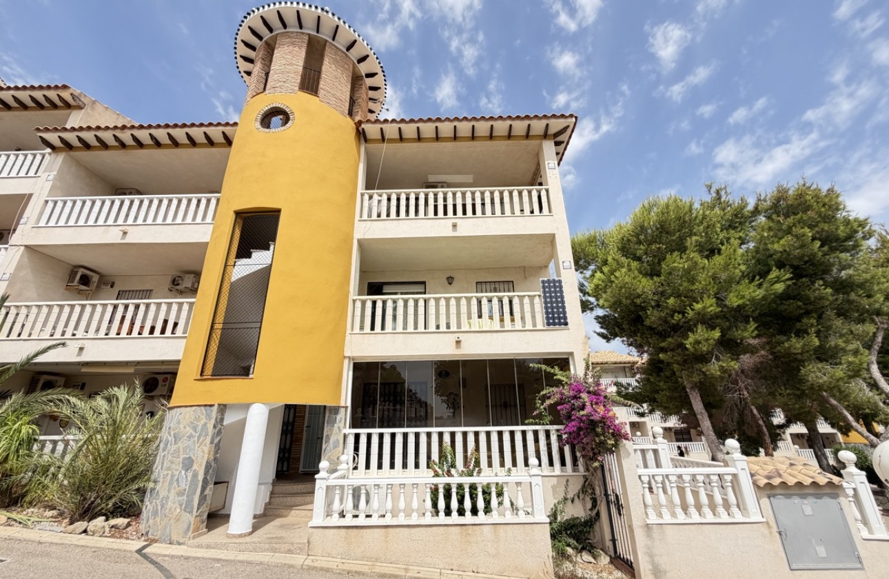 Resale - Apartment - Villamartin