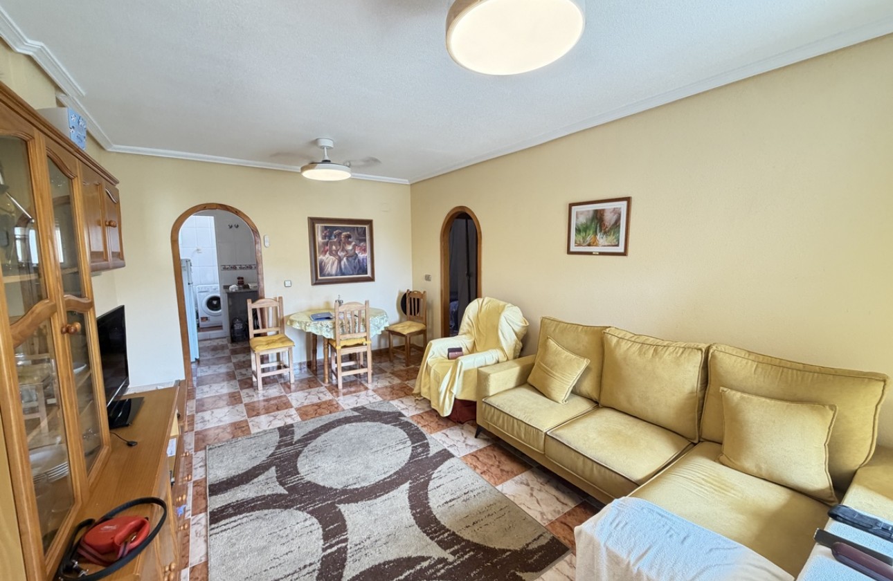 Resale - Apartment - Villamartin