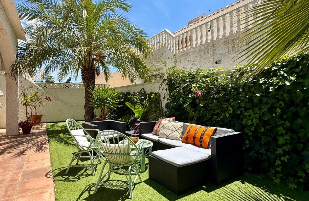 Återförsäljning - Semi Detached Villa - Orihuela Costa - Campoamor