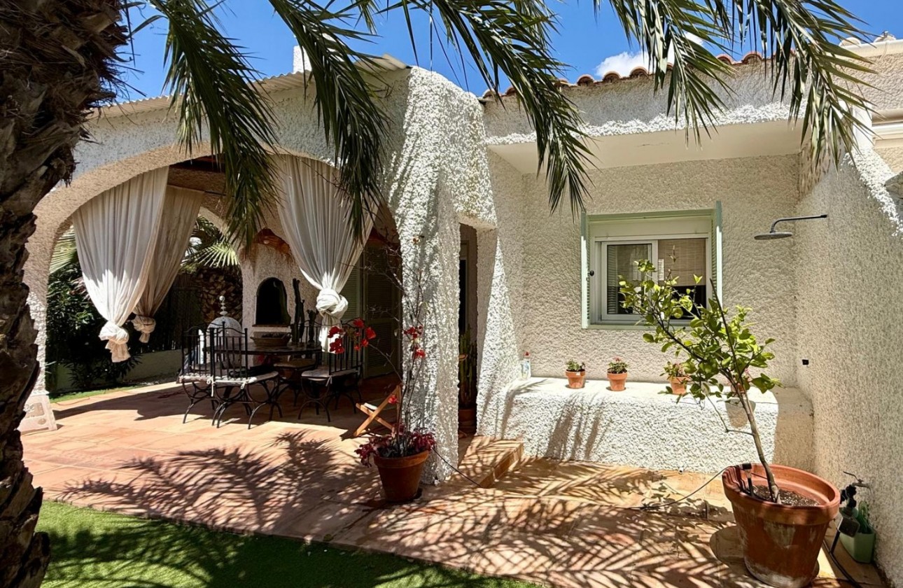 Återförsäljning - Semi Detached Villa - Orihuela Costa - Campoamor