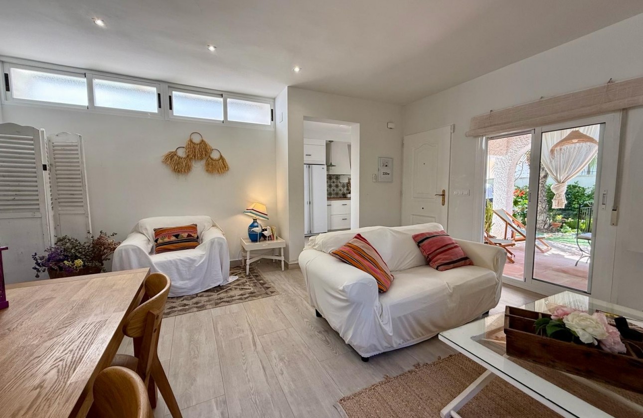 Återförsäljning - Semi Detached Villa - Orihuela Costa - Campoamor