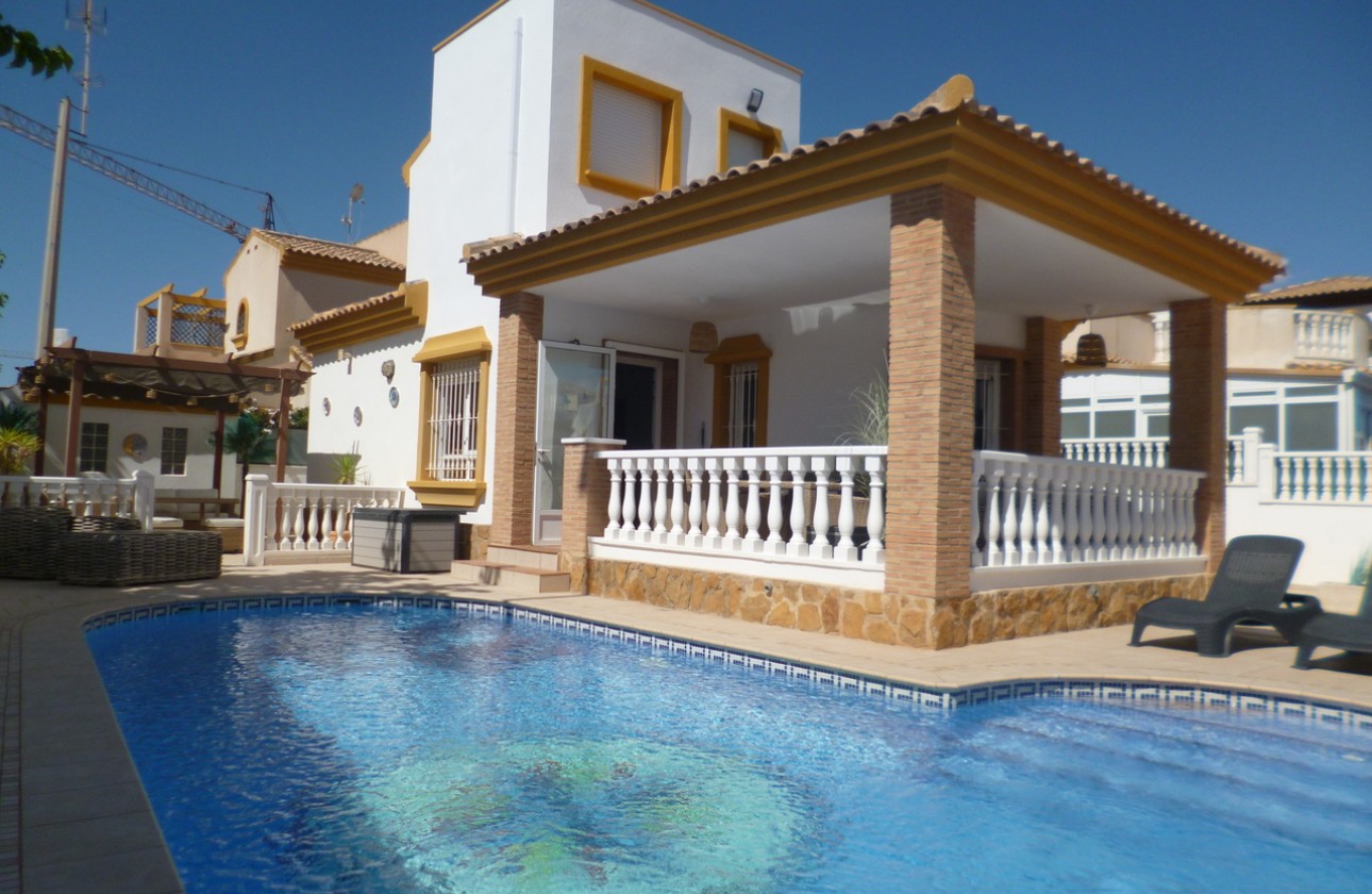 Resale - Villa - Pilar De La Horadada