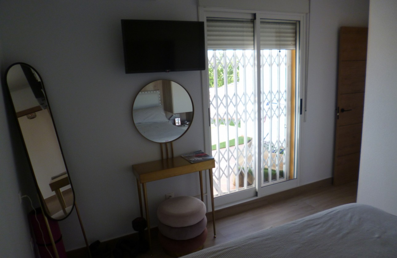 Resale - Villa - Pilar De La Horadada