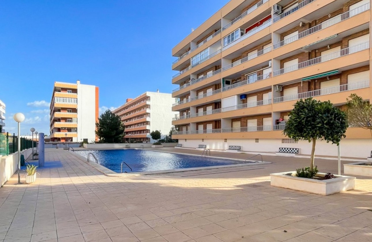 Resale - Apartment - Orihuela Costa - Punta Prima