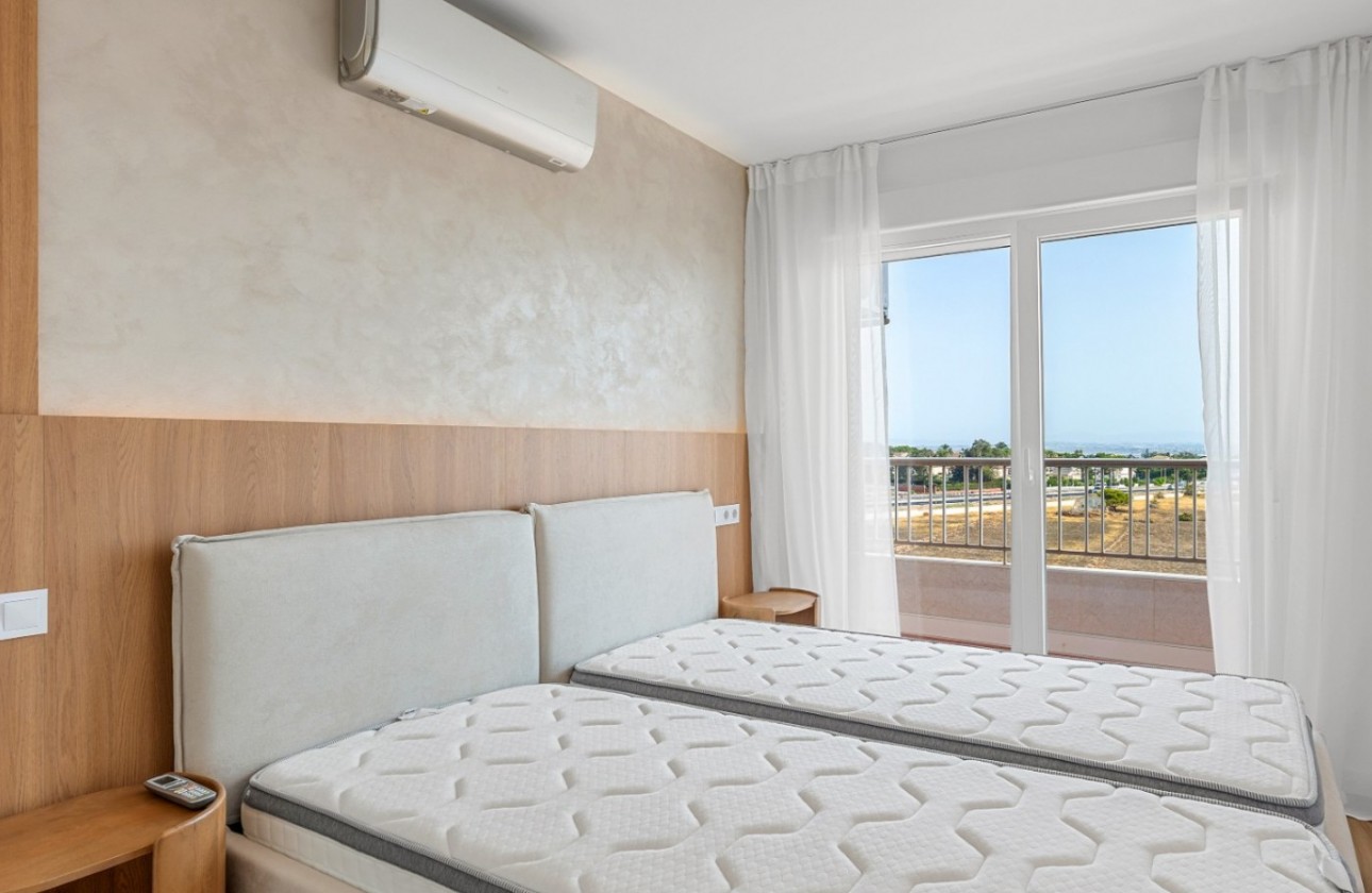 Resale - Apartment - Orihuela Costa - Punta Prima