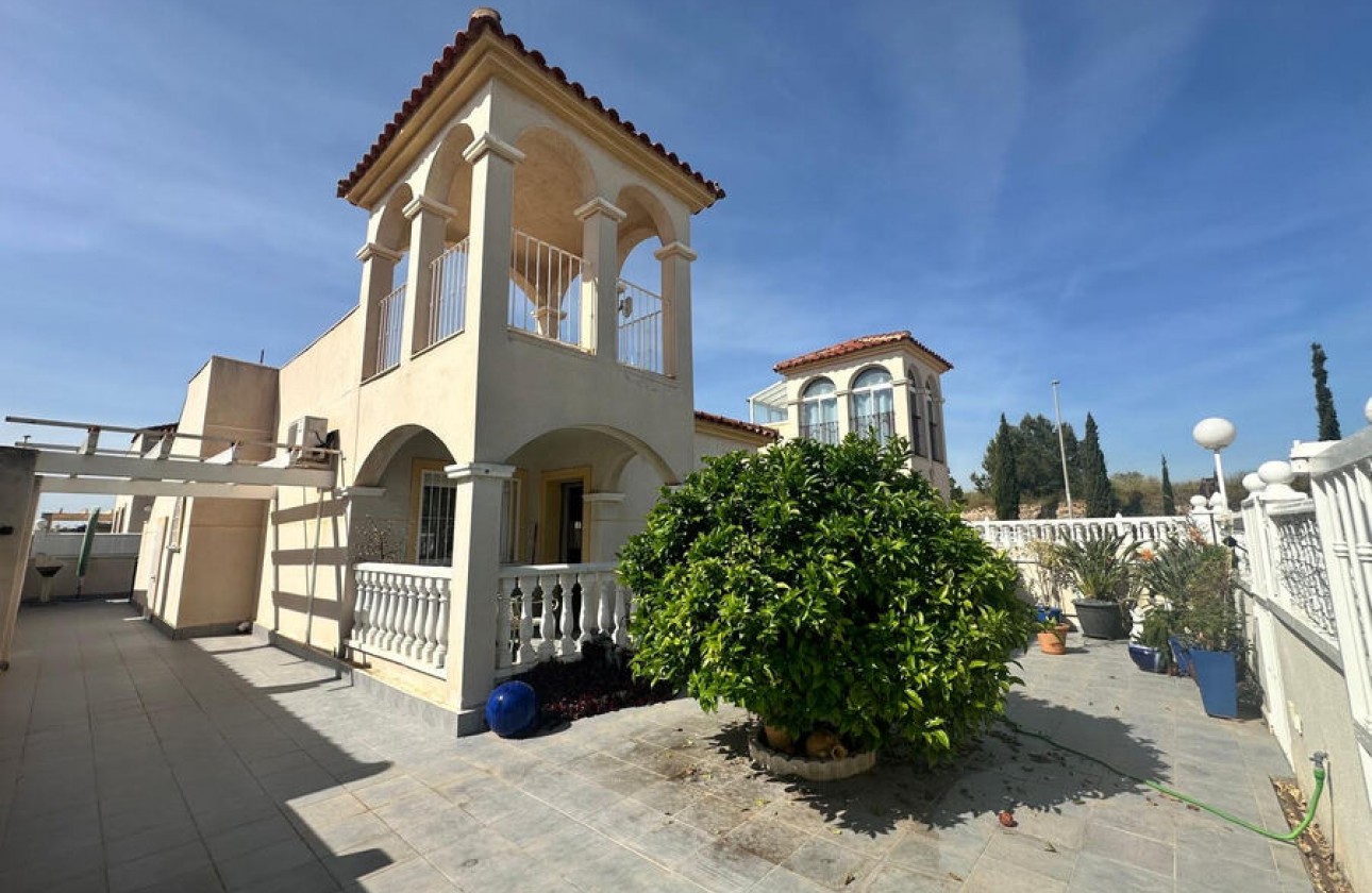 Resale - Villa - Lo Crispin