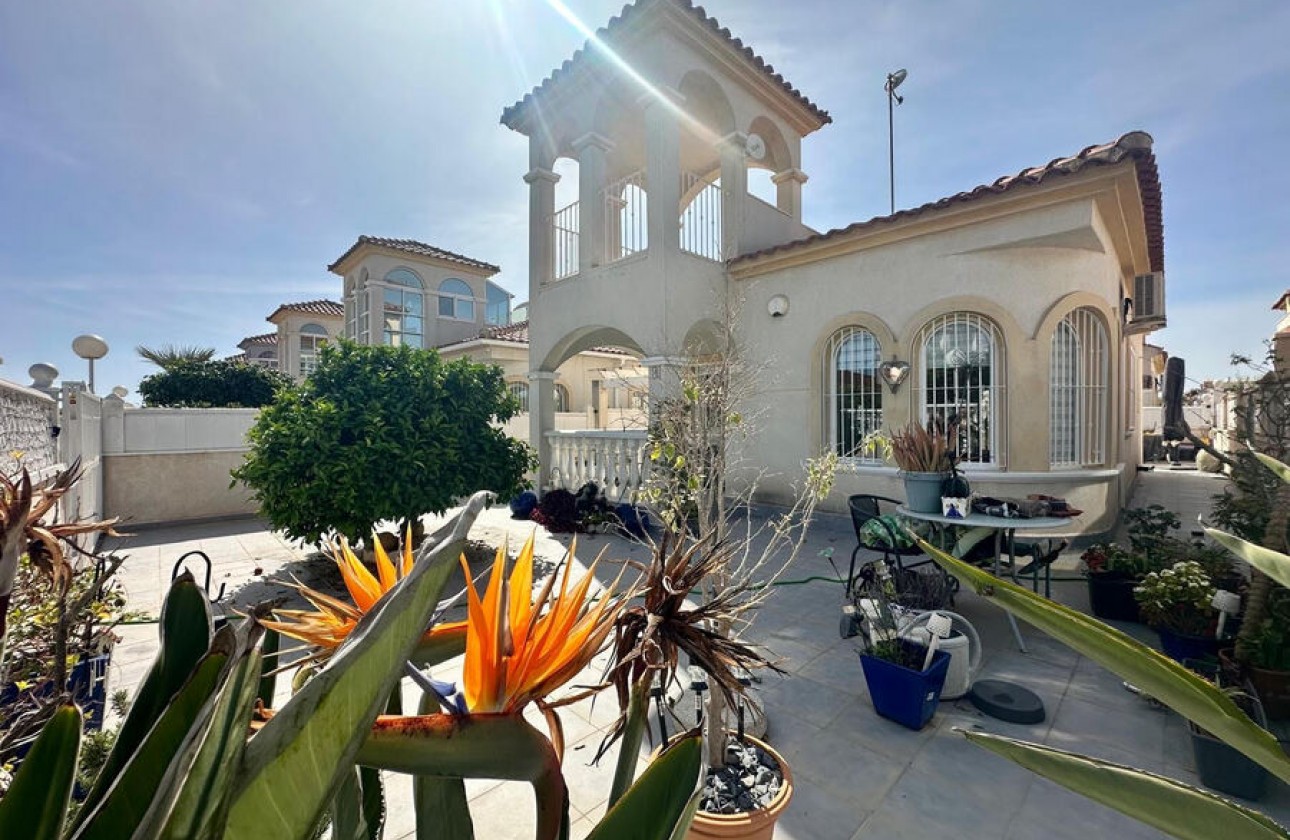 Resale - Villa - Lo Crispin