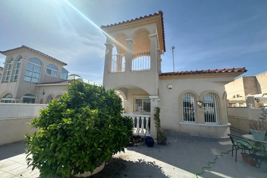 Resale - Villa - Lo Crispin