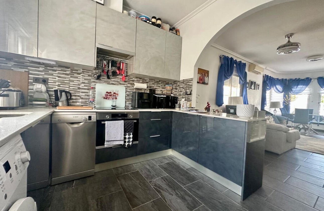 Resale - Villa - Lo Crispin