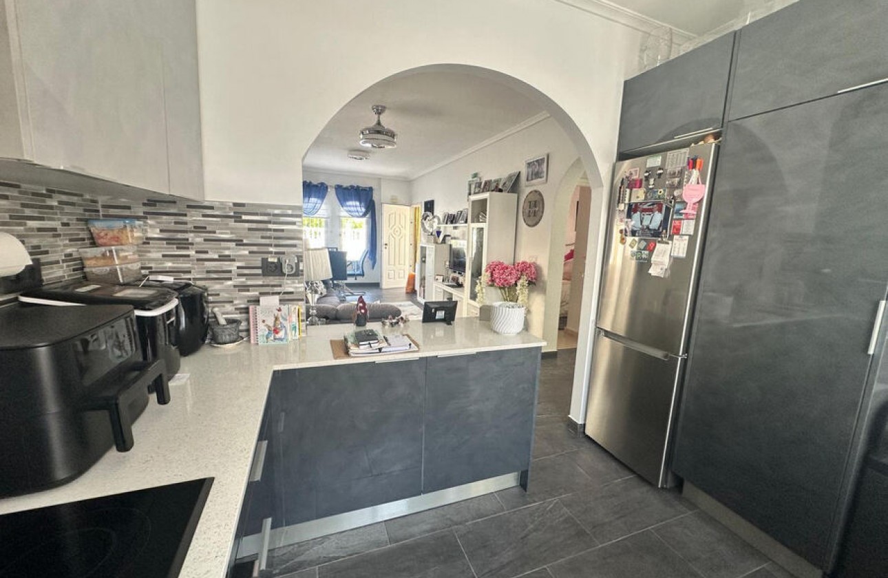 Resale - Villa - Lo Crispin
