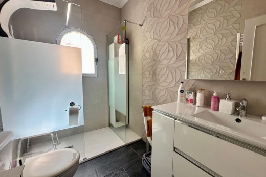 Resale - Villa - Lo Crispin