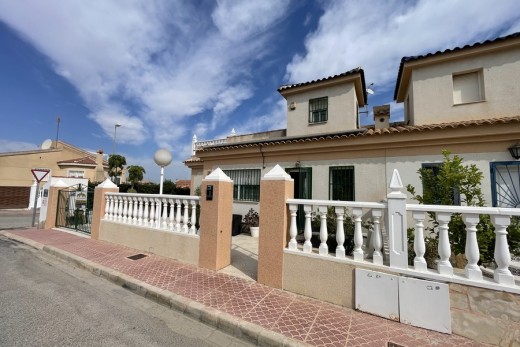 Resale - Semidetached villa - Rojales