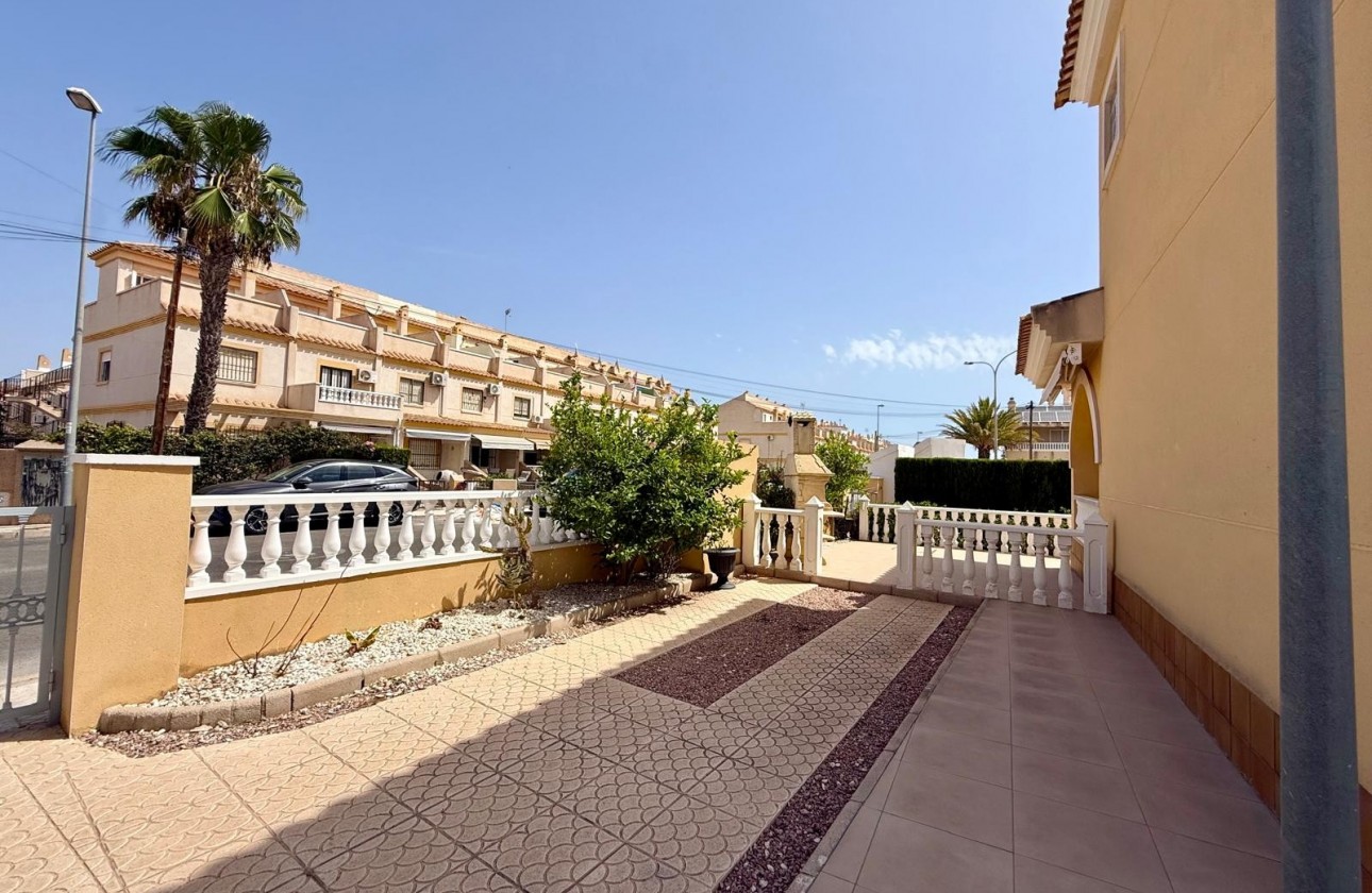 Reventa - Chalet - Orihuela Costa - Villamartin