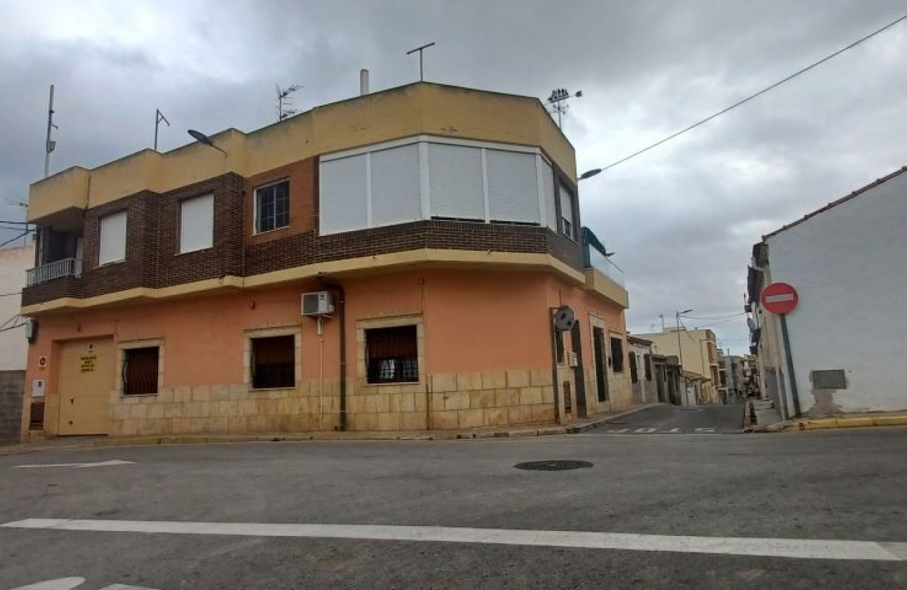 Resale - Villa - San Miguel De Salinas
