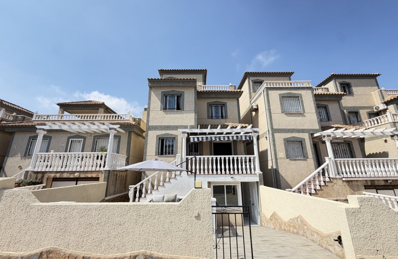 Resale - Villa - Villamartin