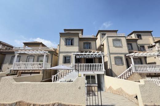 Resale - Villa - Villamartin