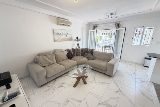 Resale - Villa - Villamartin