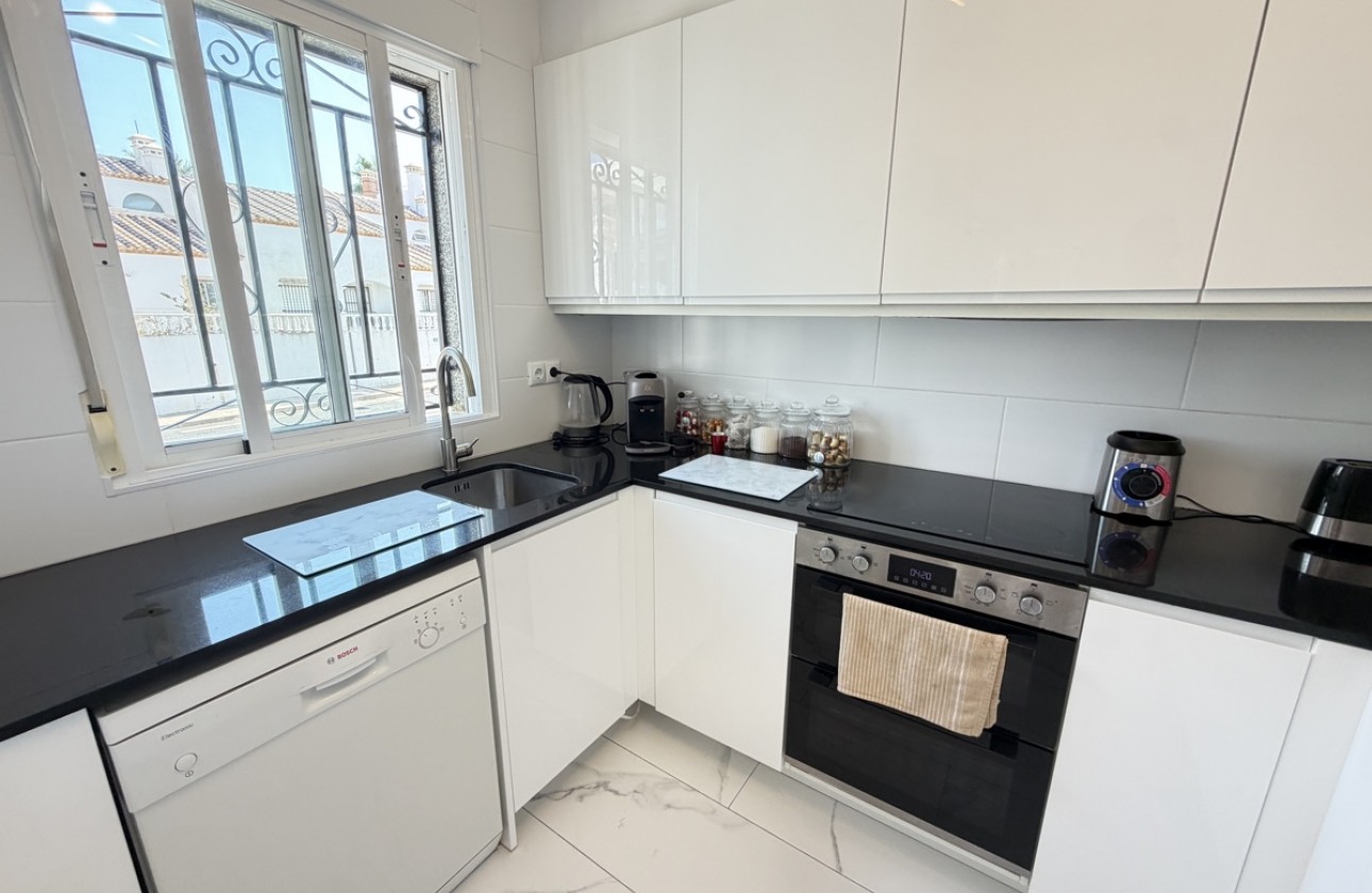 Resale - Villa - Villamartin