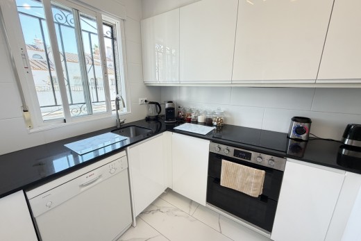 Resale - Villa - Villamartin