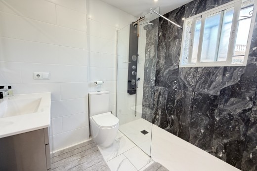 Resale - Villa - Villamartin