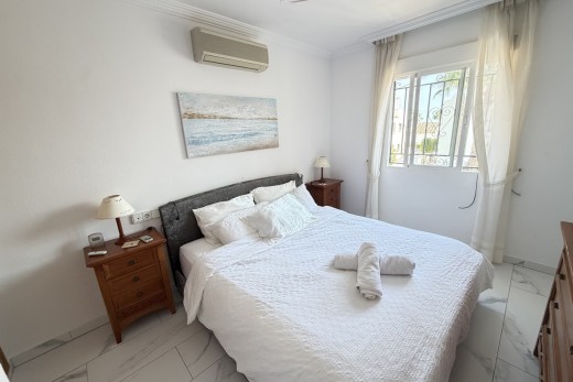 Resale - Villa - Villamartin
