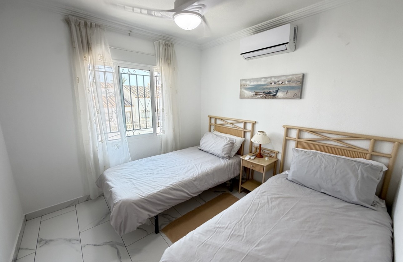 Resale - Villa - Villamartin