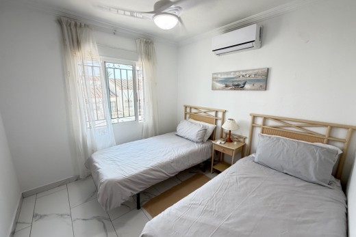 Resale - Villa - Villamartin