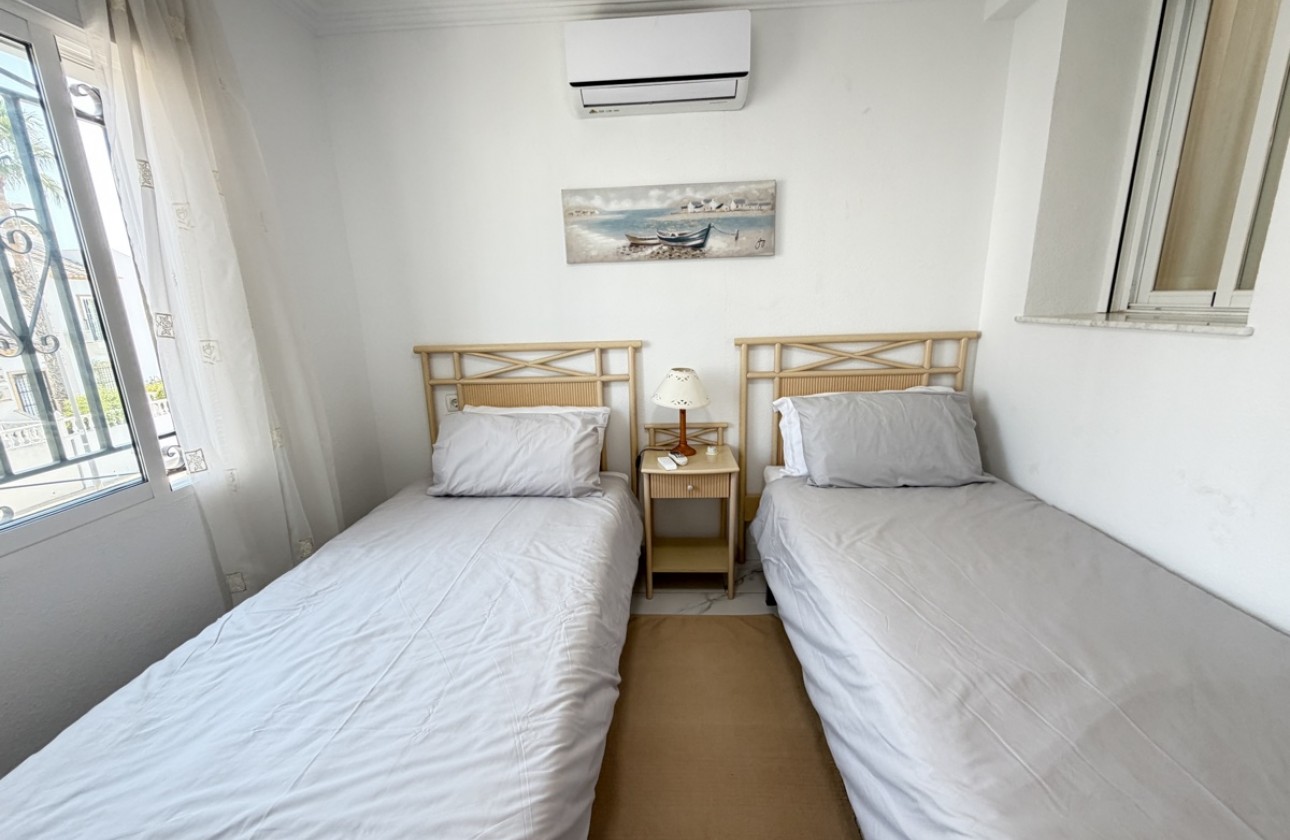 Resale - Villa - Villamartin