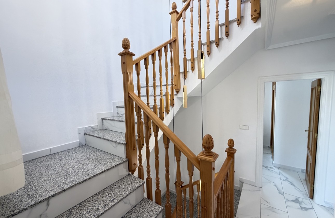 Resale - Villa - Villamartin
