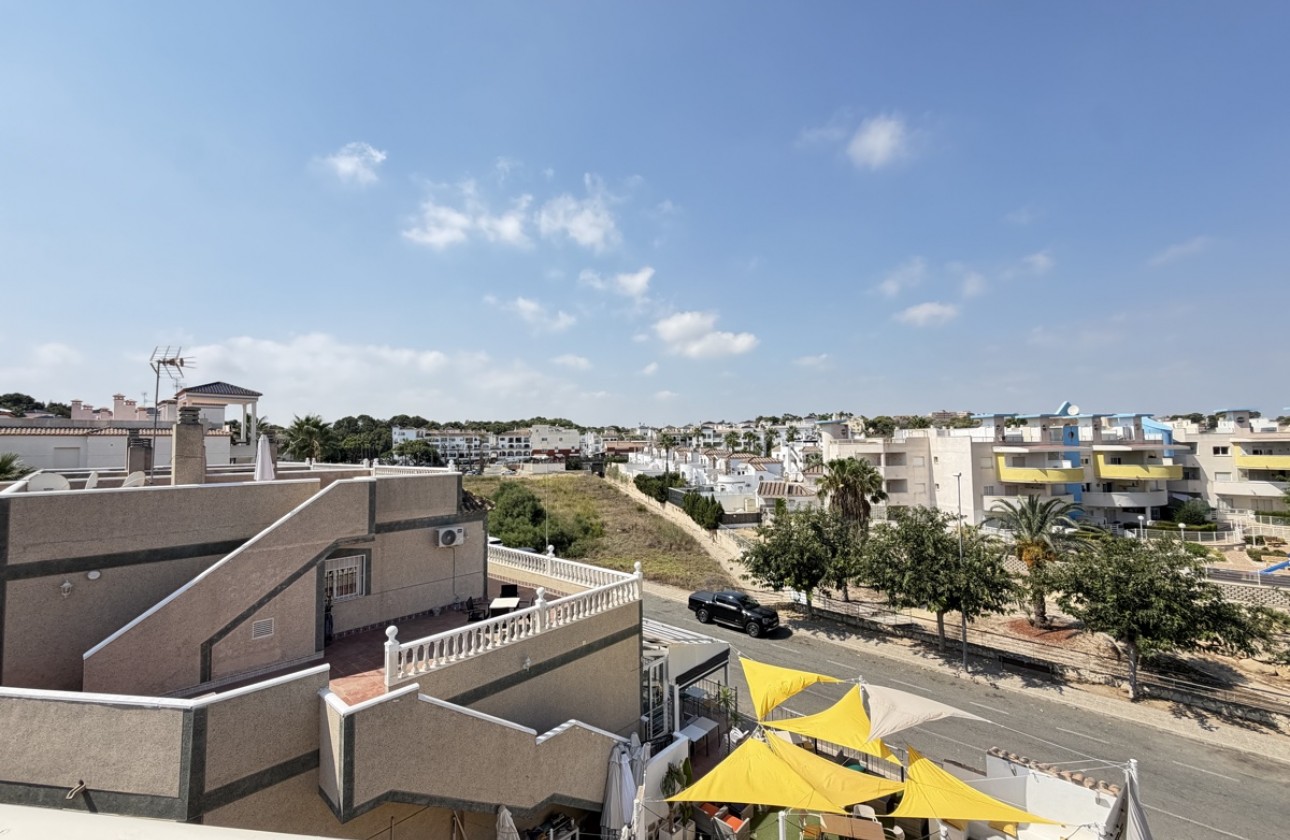 Resale - Villa - Villamartin