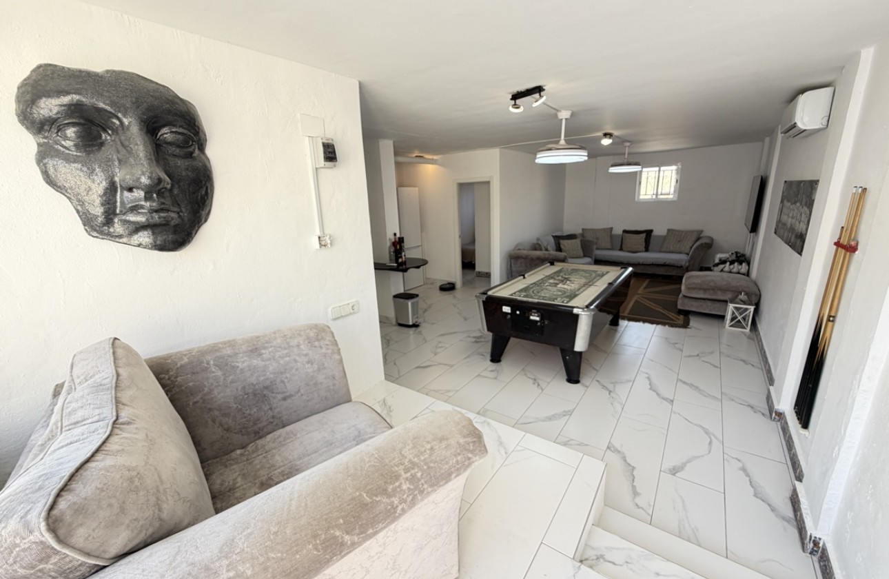 Resale - Villa - Villamartin