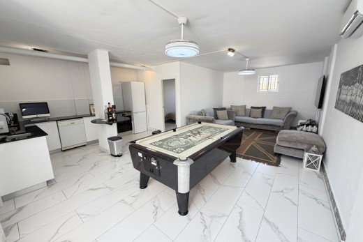 Resale - Villa - Villamartin