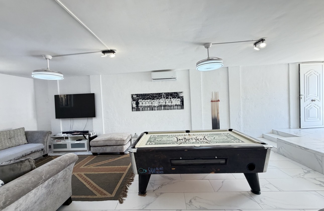 Resale - Villa - Villamartin