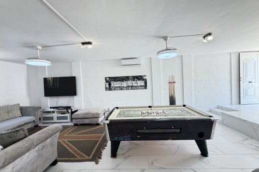 Resale - Villa - Villamartin