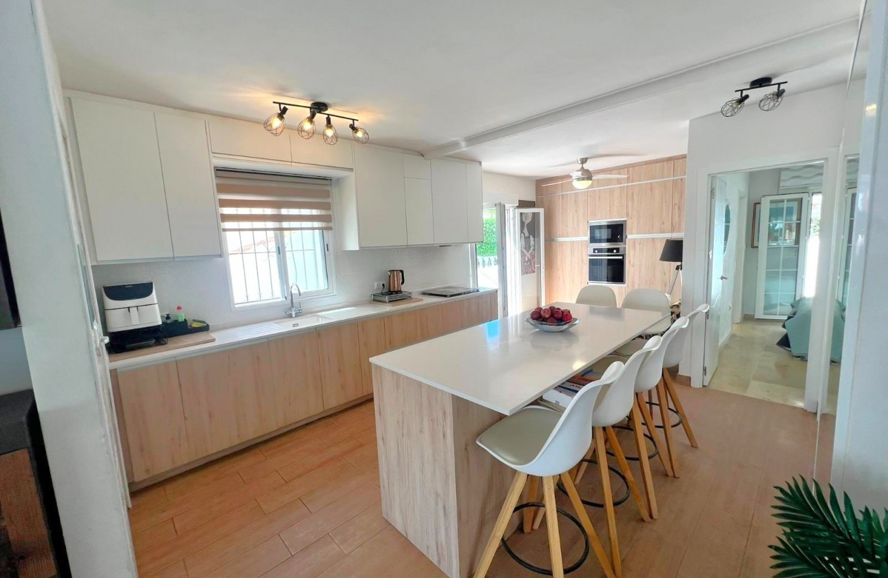 Reventa - Chalet - Orihuela Costa - Villamartin