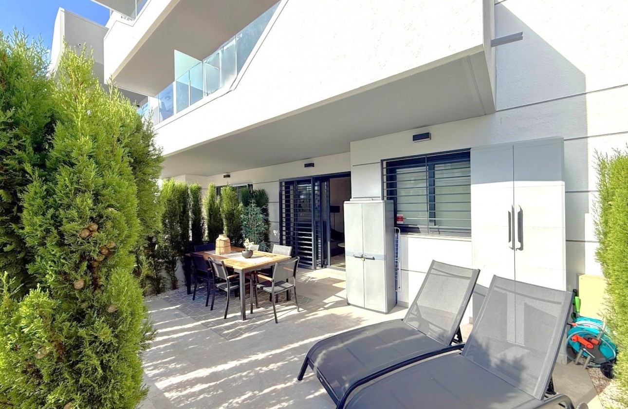 Resale - Apartment - Orihuela Costa - Villamartin